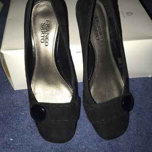 Comfy, simple black shoes